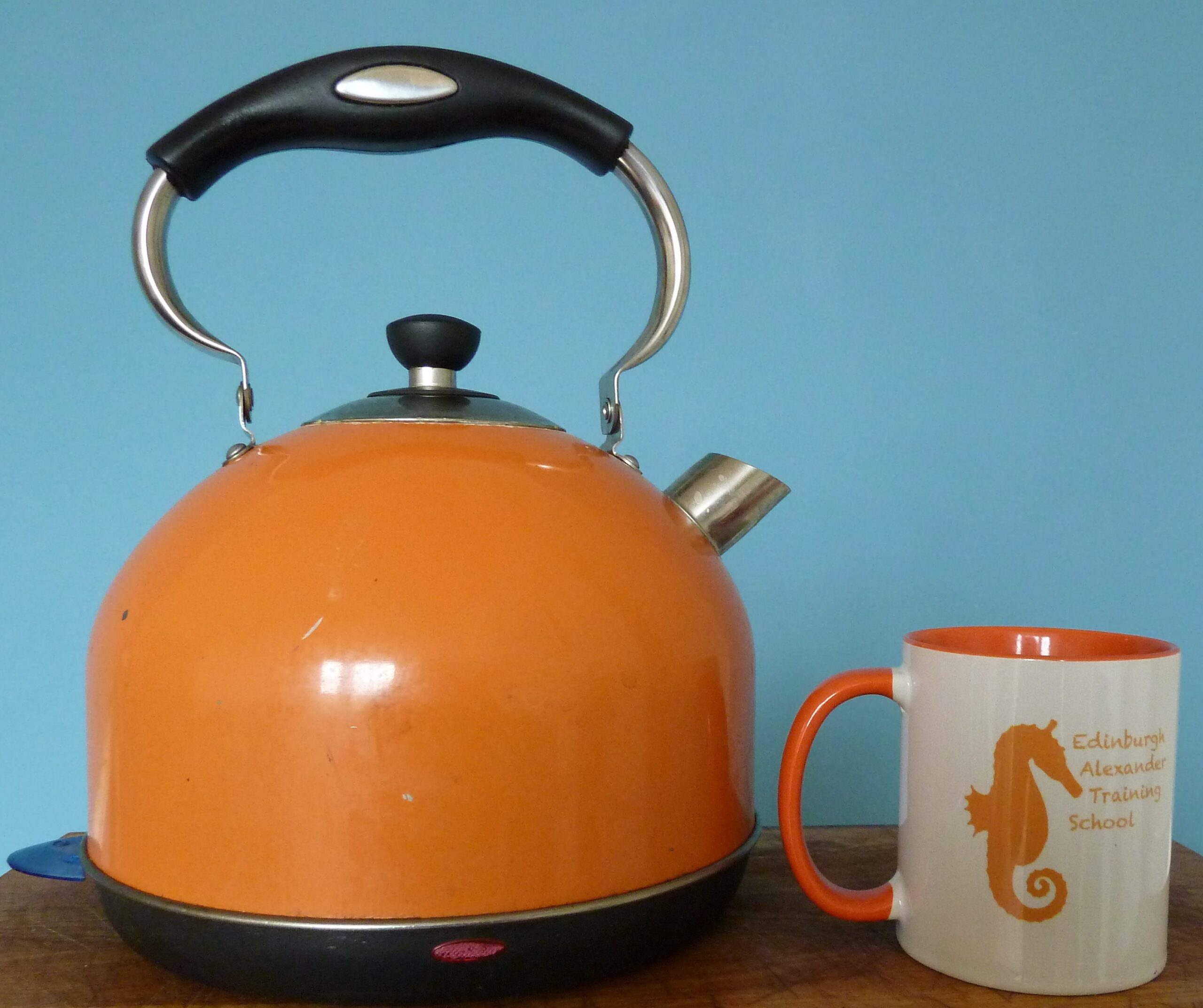 A kettle and mug to illustrate the one thing at a time approach